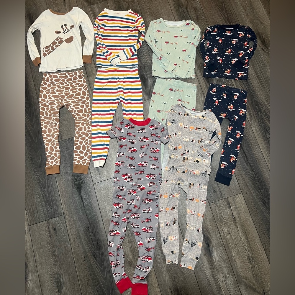 Toddler Pajamas. 

Size 4&5T 

The price is for all 6 pairs of pajamas.